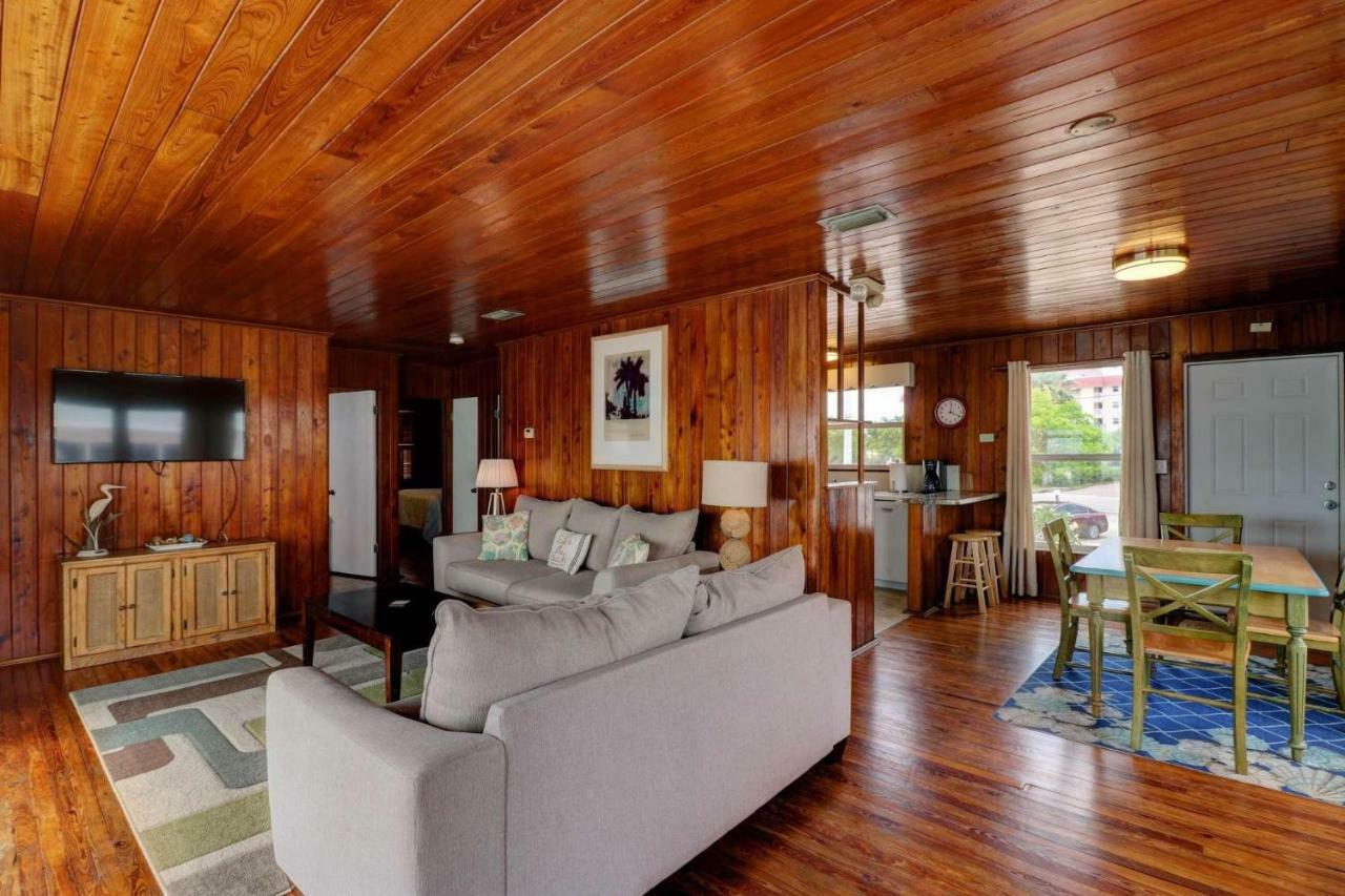Estero Island Apartment With Boat Dock Fort Myers Beach Eksteriør bilde