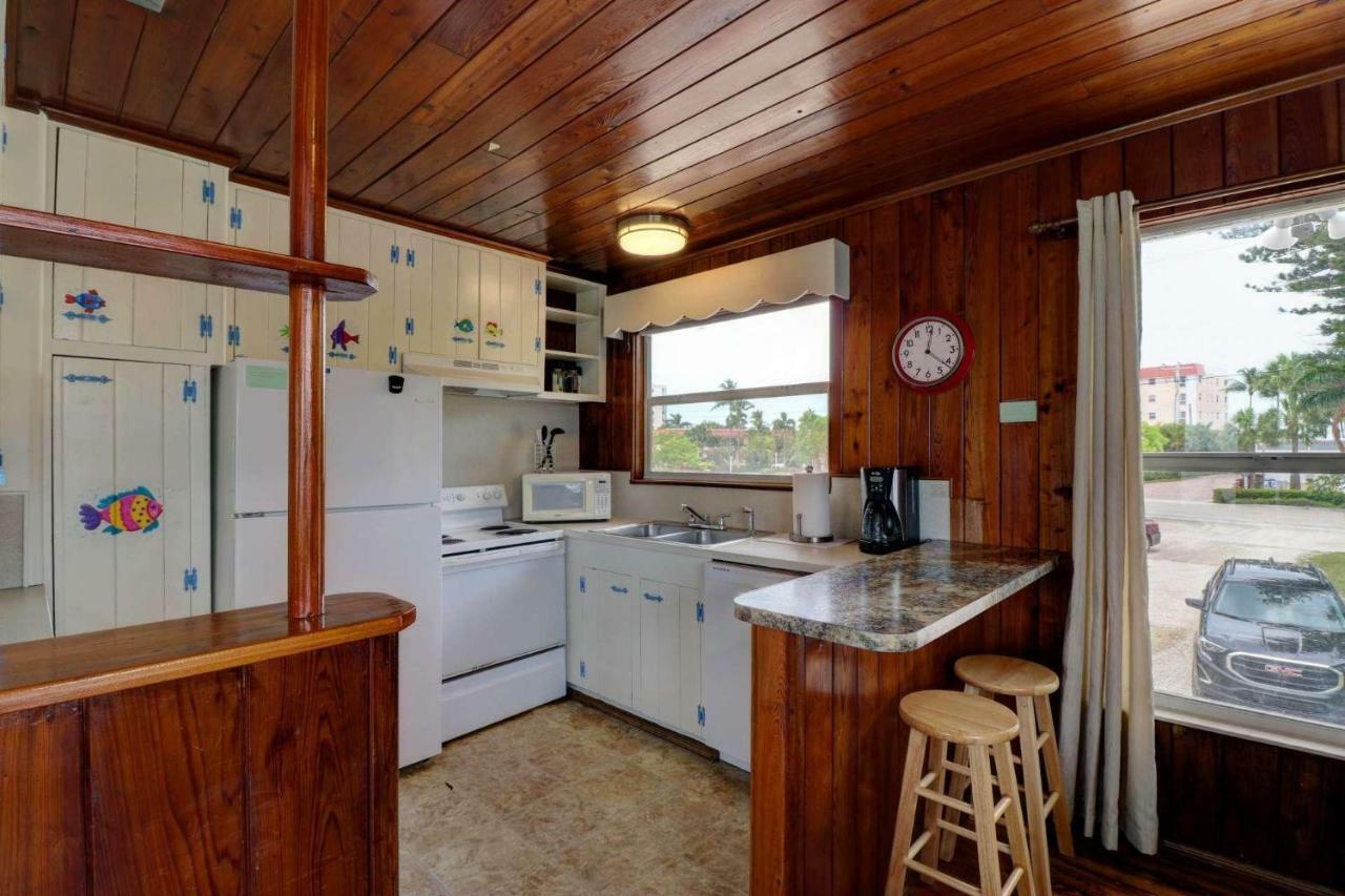 Estero Island Apartment With Boat Dock Fort Myers Beach Eksteriør bilde