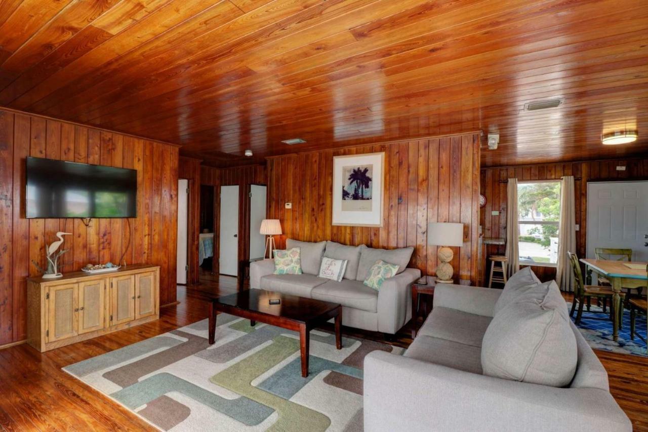 Estero Island Apartment With Boat Dock Fort Myers Beach Eksteriør bilde