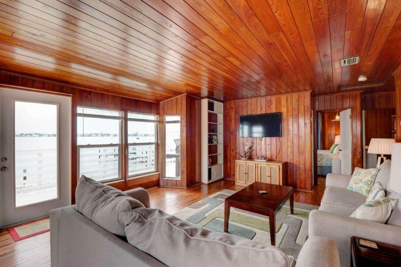 Estero Island Apartment With Boat Dock Fort Myers Beach Eksteriør bilde